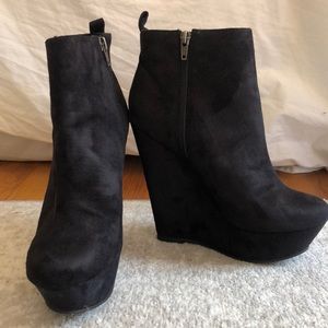 Never worn, black wedges